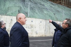 В района на ремонтирано за 6 млн лв свлачище намиращо се