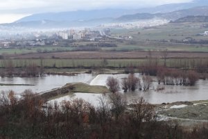 Дъждовете в Западна България започнаха да създават всестранни проблеми Реките