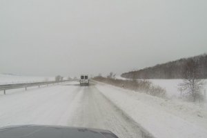 Стотици селища в страната са без ток от снощи заради