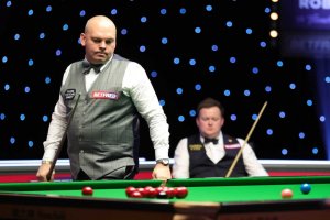 Стюърт Бингам постигна шеста поредна победа на снукър турнира Мастърс