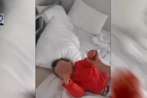 Майка с бебе лежа 6 дни в килия заради агенцията за бежанците