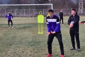 Бербатов започна тренировки с "Етър"