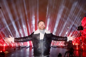 Призрачно и антиутопично преживяване навръх новата 2021 г предложи световният