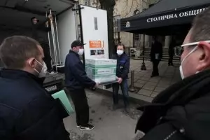 България се сети да поръча още ваксини от Пфайзер/БиоНТех