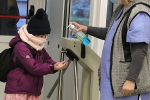 Езиковите школи центрове и други образователни институции написаха поредно отворено