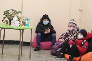 Маски дистанция аварийно затваряне поредни дълги месеци на осакатено учене от екран