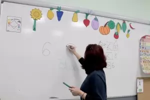 Близо 50% от студентите у нас не успяват да завършат