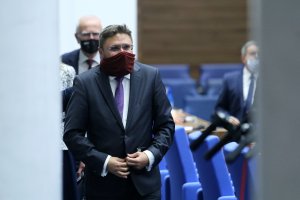 На две четения в едно и също заседание и без