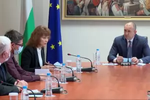 Общественият съвет към ЦИК препоръча мобилни секции за болните