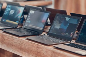 В пандемията българите купуват по скъпи смартфони компютри телевизори и бяла техника