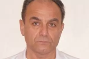 След уникална операция в Горна баня
дете проходи нормално