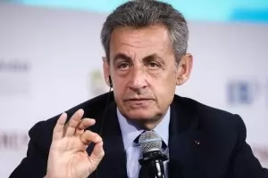 Франция разследва Саркози що за консултант е бил в Русия