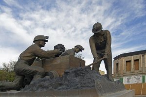 Европа уверено но все още с бавни стъпки намалява зависимостта