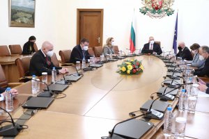 Разхлабване на противоепидемичните мерки в определени сектори и бизнеси бе