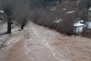 Струма и Места излязоха от коритата си и наводниха Южна България