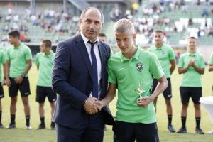 Не чуждестранните играчи са причината за срива в нивото на