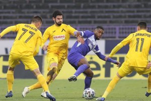 Левски не успя да спечели шеста победа във футболното ни