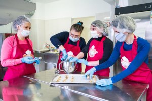 Във времена на непрестанни политически скандали световни проблеми на всепоглъщащ