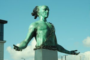 Нова скулптура буди недоумение възмущение а както писаха някои