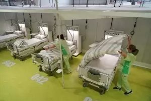 Нов удар от COVID-19 - коктейлът с антитела е безсилен пред вариациите