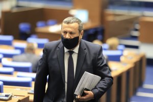 Народното събрание се зае днес с въпрос отлаган от далечната