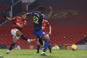 Манчестър Юнайтед унизи Саутхемптън с 9 0 и изравни рекорда за