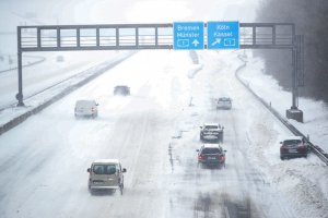 Сибирски студ обхвана Западна и Централна Европа съобщи БНТ Инфраструктурата
