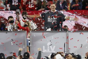 ЛеБрон Джеймс или Майкъл Джордан Роджър Федерер или Рафаел Надал