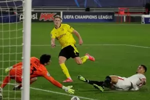 Норвежкото чудо Холанд доближи "Борусия" (Д) към 1/4-финал