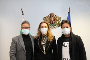 Вицепремиерът Марияна Николова отново доказа че не признава граници в