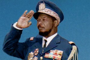 Пак се свлича скална маса камъни и рядка кал