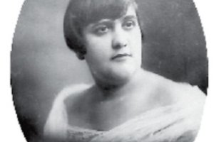 В голямата сграда на ул Леге 6 където се помещава