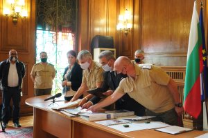 Министерството на отбраната е изпратило писма до фирмите Дженеръл Дайнамикс