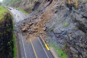Поредно свлачище затвори пътя през Искърското дефиле съобщи Агенция пътна