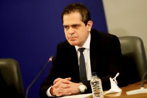 Заповедта за пълно затваряне на големите магазини за нехранителни стоки просъществува само три