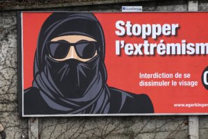 Швейцария гласува днес на референдум дали да бъде забранено покриването