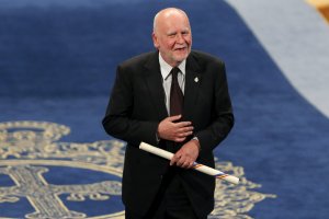 На 75 годишна възраст почина един от големите полски поети Адам