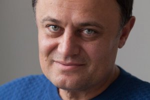 Роберт Баръмов роденият във Варна и ценен в Европа и у нас художник