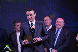 Димитър Бербатов е променил позицията си и възнамерява да се