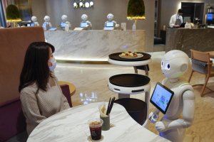В началото на годината Samsung представи многофункционалния робот домакин Bot