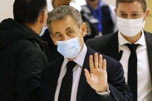 Бившият френски президент Никола Саркози ще се изправи отново пред