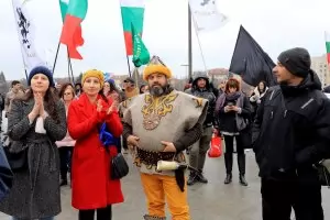 Политици и ресторантьори протестираха рехаво срещу локдауна