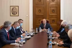 Пендаровски атакува остро Радев за намеса във вътрешните работи