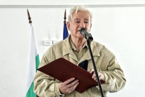 На 18 март седмица сред като навърши 82 години почина Стефан Стайчев