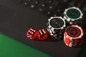 Държавата пак се ослушва за рекламите на хазарт