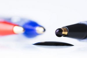 Мастилените петна по дрехи дамаски килими мокети и т н са голяма