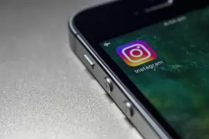 Instagram споделя 79% от личните ви данни