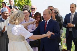 Руското правителство е номинирало бившия австрийски външен министър Карин Кнайсъл