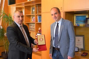 Петицията в подкрепа на уволнения от УНСС доц Мартин Осиковски