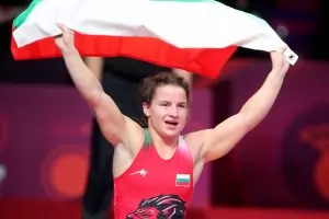 Българка е на финал на световното по борба, без да даде точка